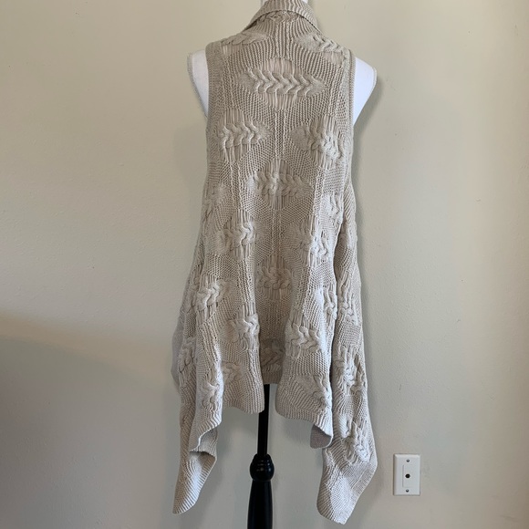Alice and Olivia asymmetrical open cardigan vest - Picture 4 of 8
